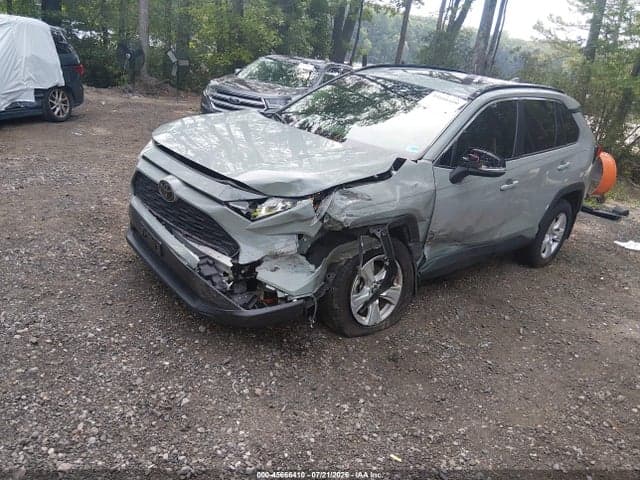 2019 TOYOTA RAV4 XLE 2