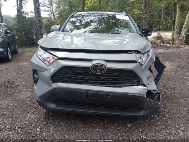 2019 TOYOTA RAV4 XLE 12