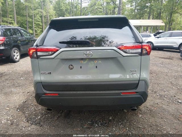 2019 TOYOTA RAV4 XLE 16