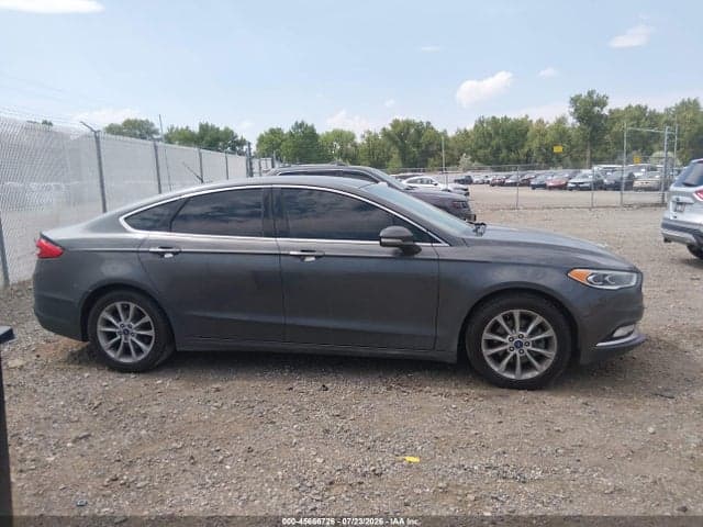 2017 FORD FUSION SE 13