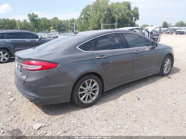 2017 FORD FUSION SE 4