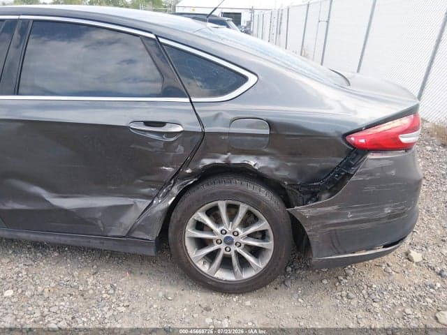 2017 FORD FUSION SE 6