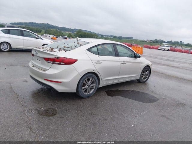 2017 HYUNDAI ELANTRA SE 4