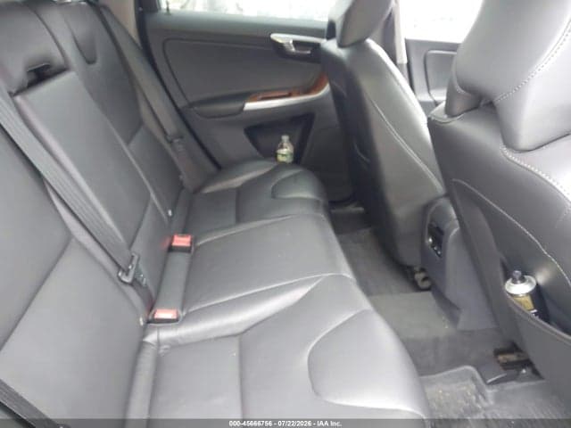 2017 VOLVO XC60 T5 INSCRIPTION 8