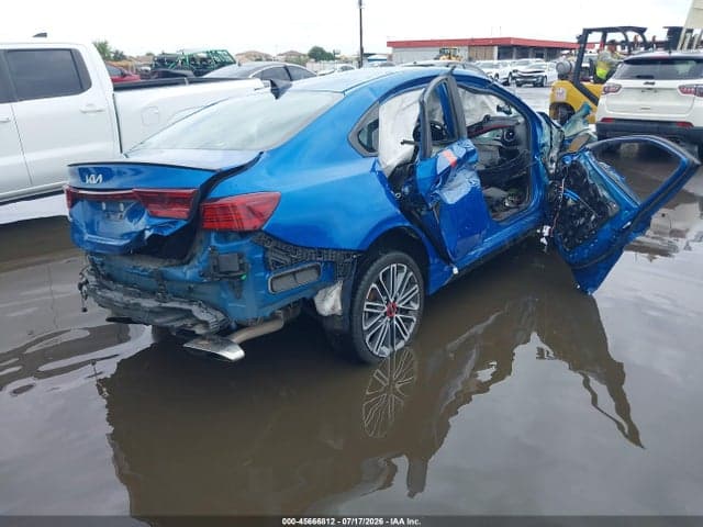 2022 KIA FORTE GT 4