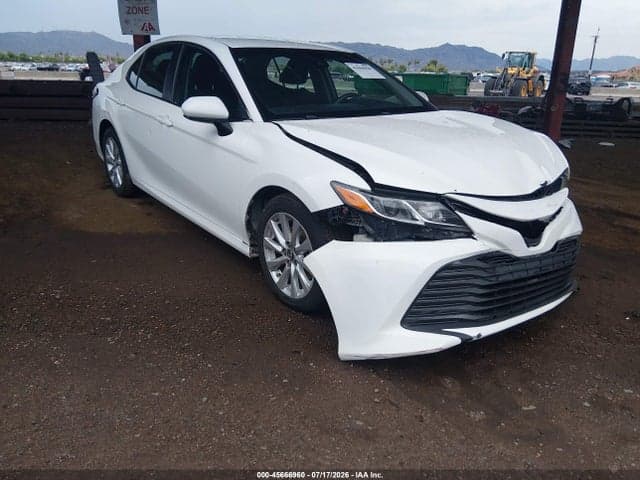 2018 TOYOTA CAMRY LE