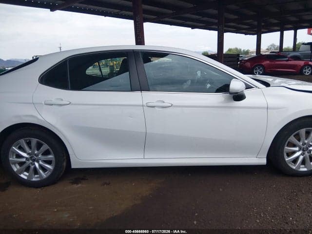 2018 TOYOTA CAMRY LE 13