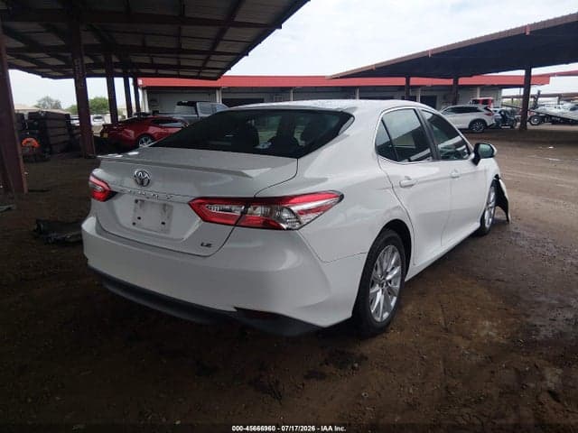 2018 TOYOTA CAMRY LE 4