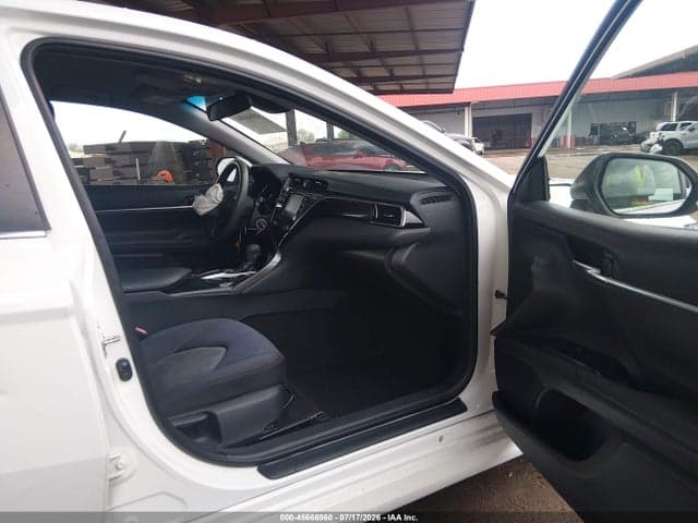 2018 TOYOTA CAMRY LE 5