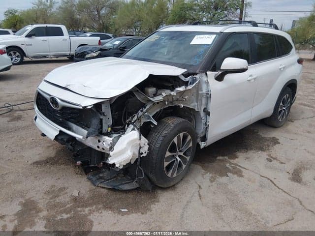 2023 TOYOTA HIGHLANDER XLE 2