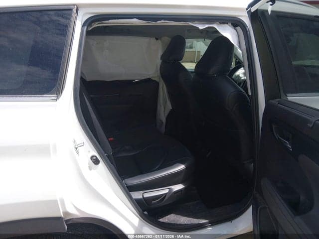 2023 TOYOTA HIGHLANDER XLE 8