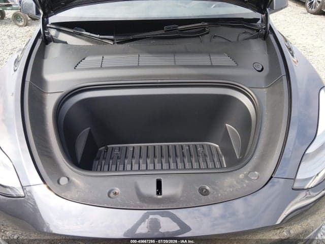 2025 TESLA MODEL Y PERFORMANCE DUAL MOTOR ALL-WHEEL DRIVE 10