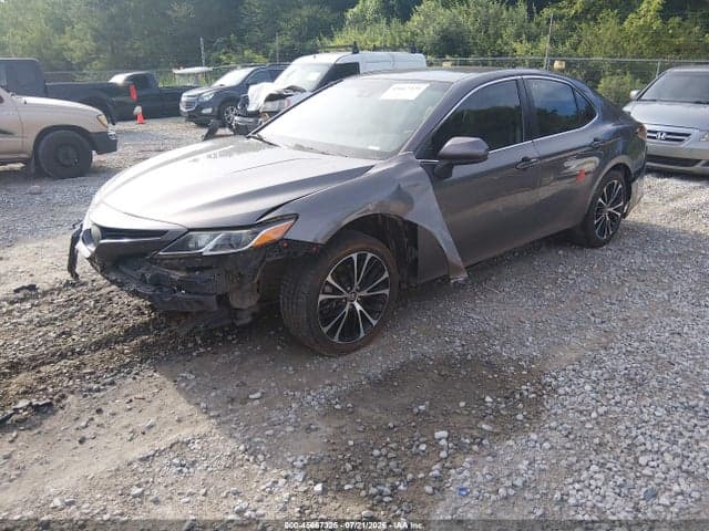 2018 TOYOTA CAMRY SE 2