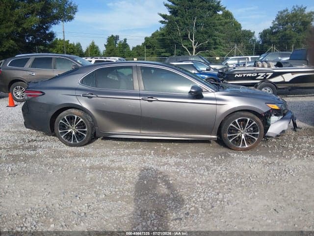 2018 TOYOTA CAMRY SE 14