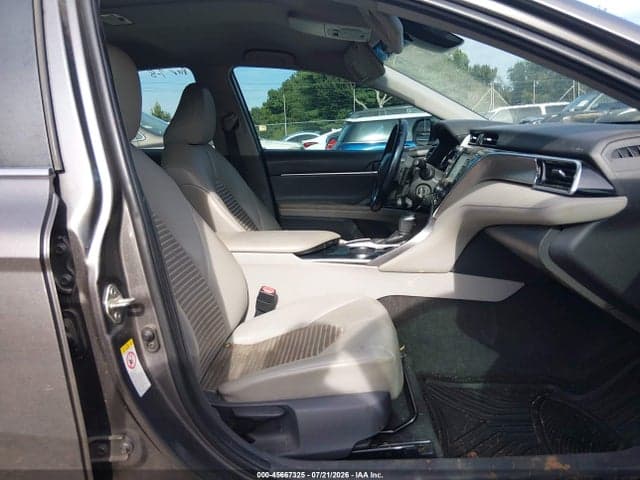 2018 TOYOTA CAMRY SE 5