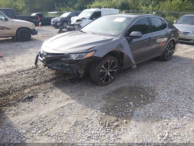 2018 TOYOTA CAMRY SE 6