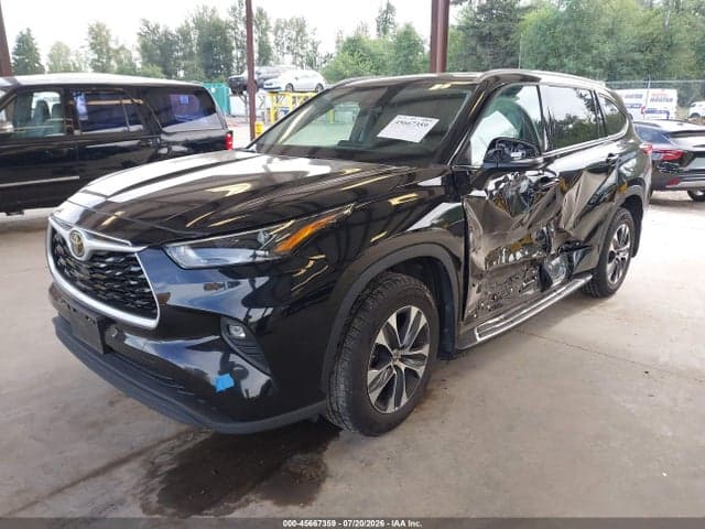 2022 TOYOTA HIGHLANDER XLE 2