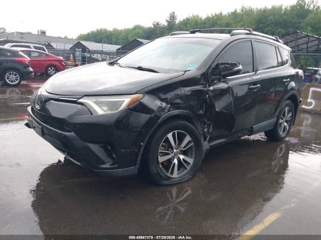 2018 TOYOTA RAV4 XLE 2