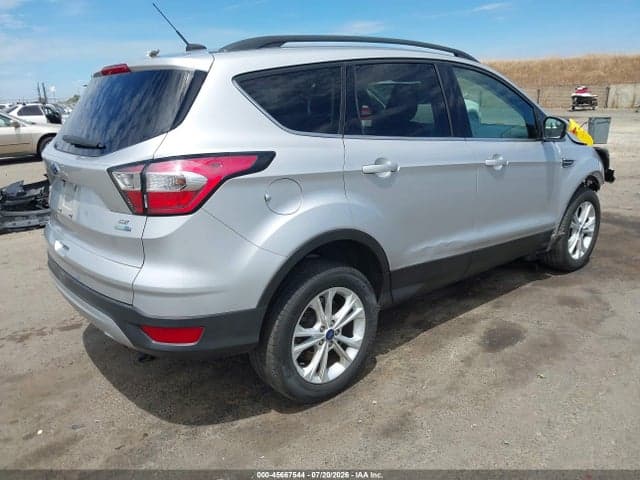2018 FORD ESCAPE SE 4