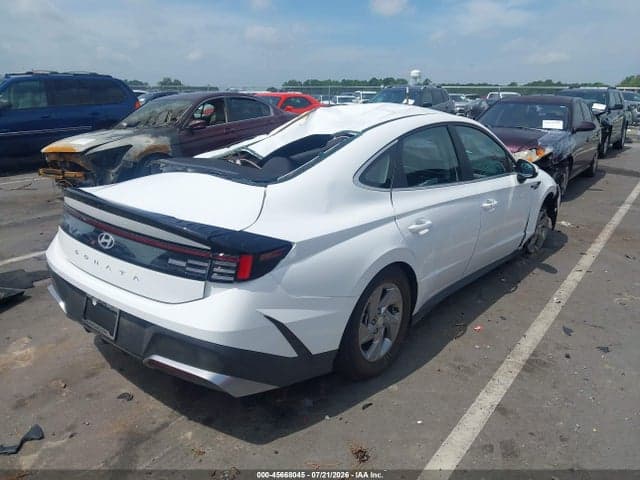 2026 HYUNDAI SONATA SE 4