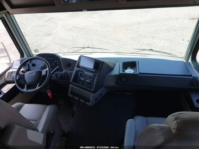 2021 FORD F53 5