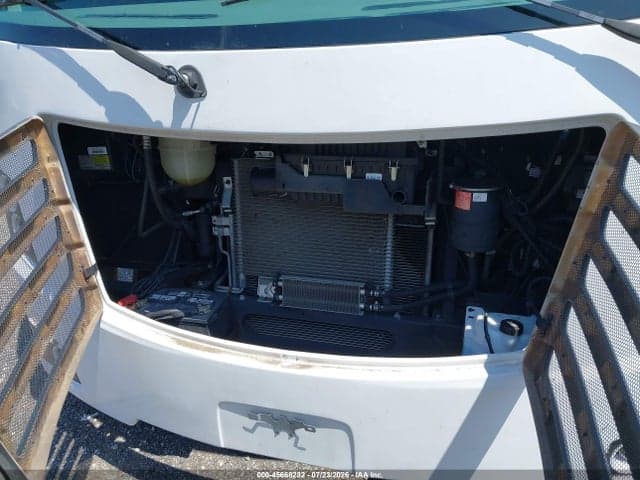 2021 FORD F53 10