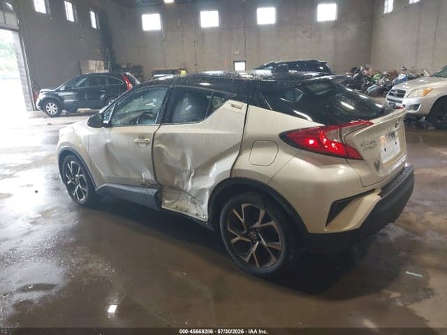 2019 TOYOTA C-HR LIMITED 3