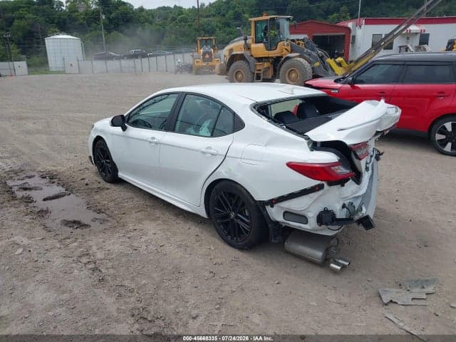 2025 TOYOTA CAMRY SE 3