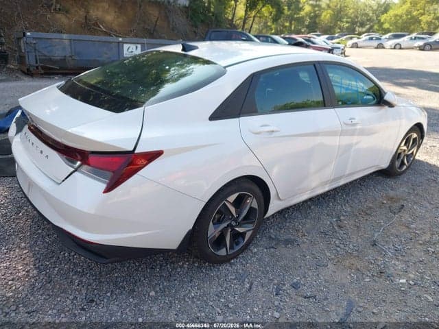 2023 HYUNDAI ELANTRA SEL 4