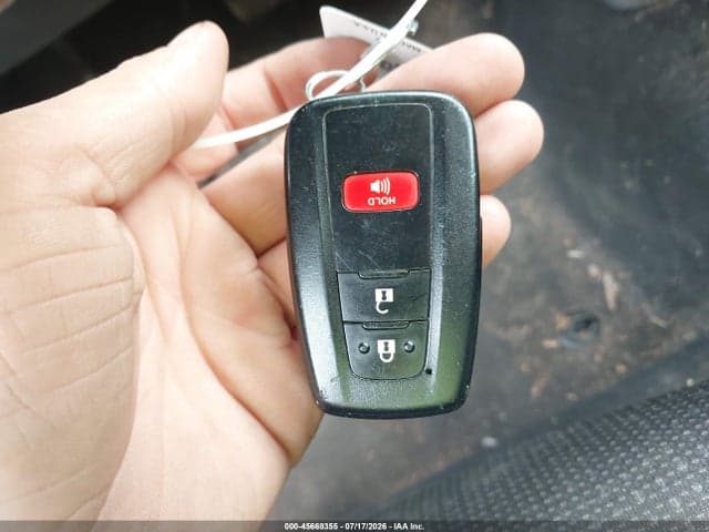 2021 TOYOTA PRIUS LE 11