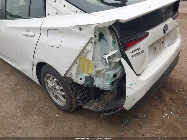 2021 TOYOTA PRIUS LE 6