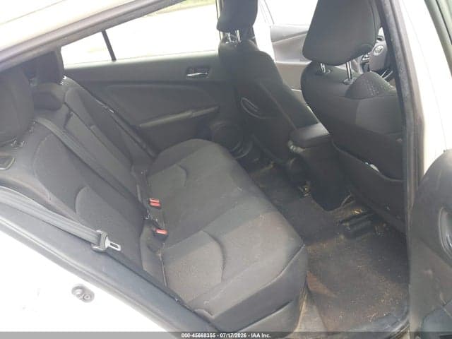 2021 TOYOTA PRIUS LE 8