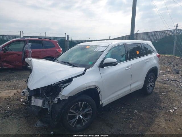 2017 TOYOTA HIGHLANDER LE 2