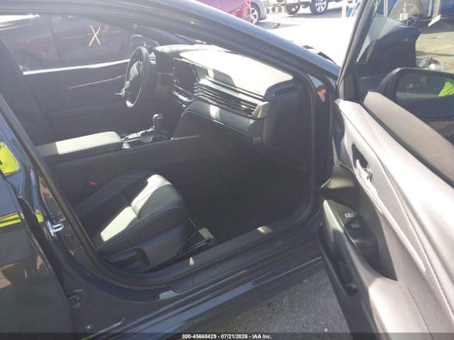 2026 TOYOTA CAMRY SE 5