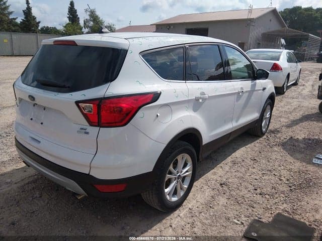 2019 FORD ESCAPE SE 4