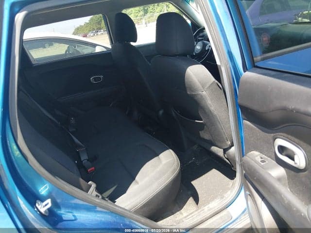 2017 KIA SOUL + 8