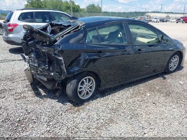 2017 TOYOTA PRIUS THREE 4