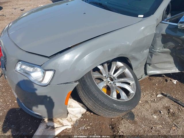 2019 CHRYSLER 300 LIMITED 6