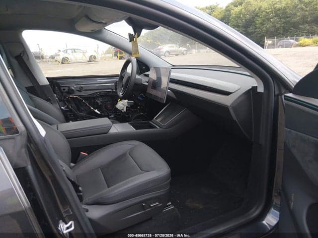 2026 TESLA MODEL Y 5