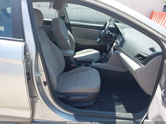 2020 HYUNDAI ELANTRA SE 5