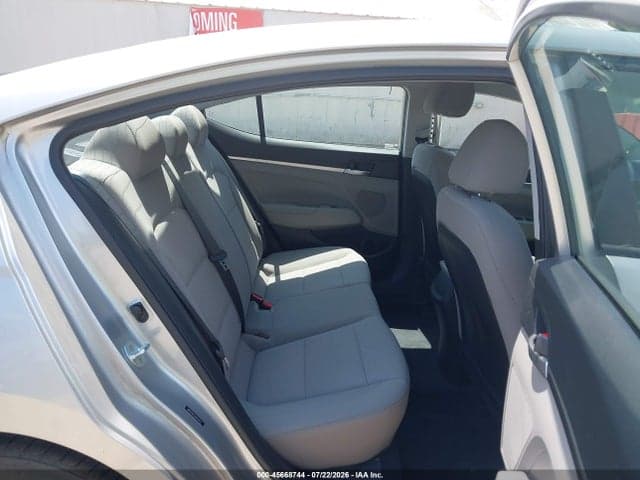 2020 HYUNDAI ELANTRA SE 8