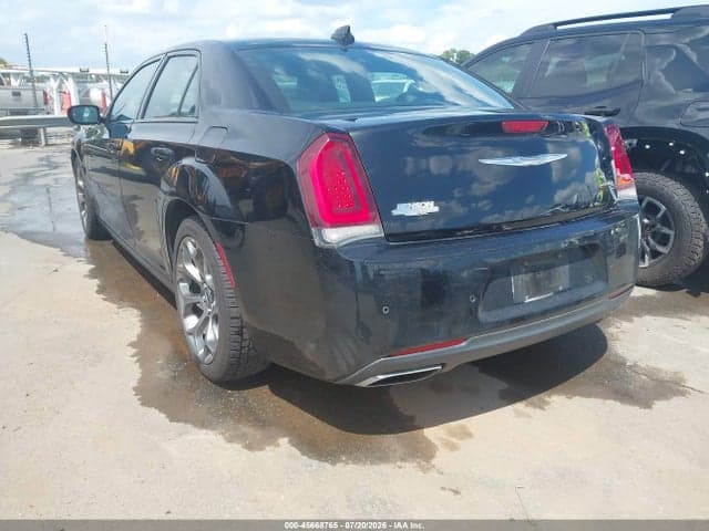2018 CHRYSLER 300 300S 3