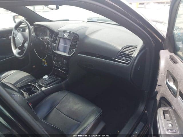 2018 CHRYSLER 300 300S 5