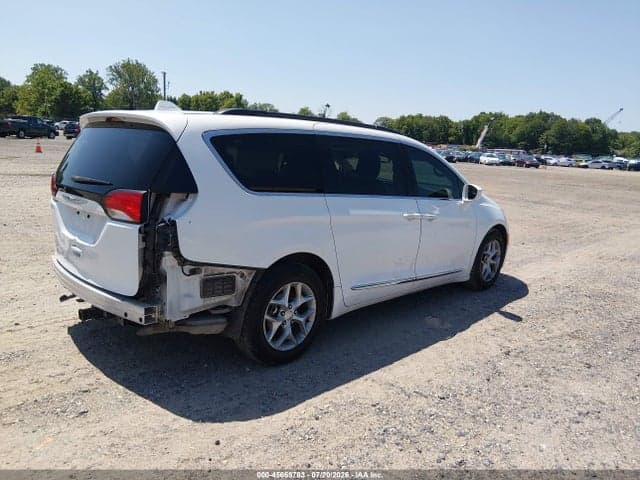 2017 CHRYSLER PACIFICA TOURING-L 4