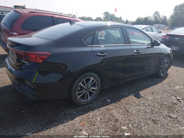 2023 KIA FORTE LXS 4