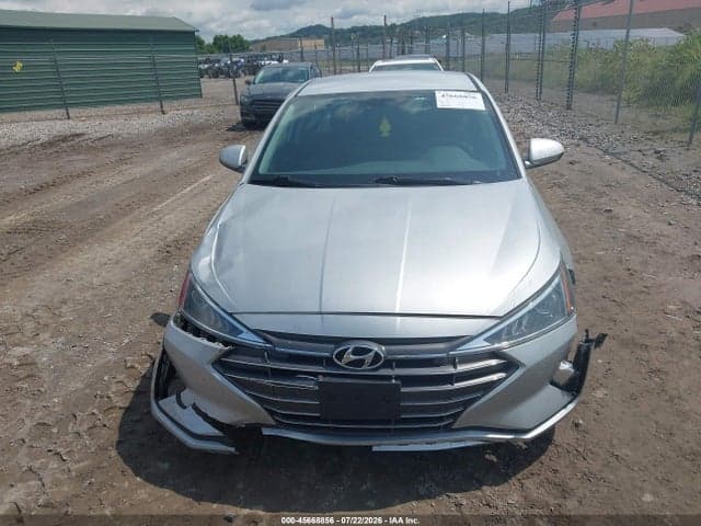 2019 HYUNDAI ELANTRA SE 13