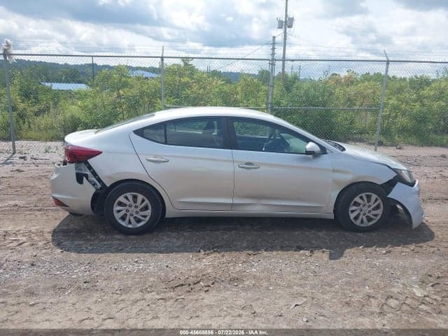 2019 HYUNDAI ELANTRA SE 14