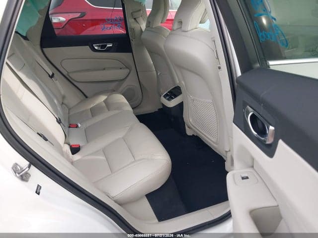 2021 VOLVO XC60 T5 INSCRIPTION 8