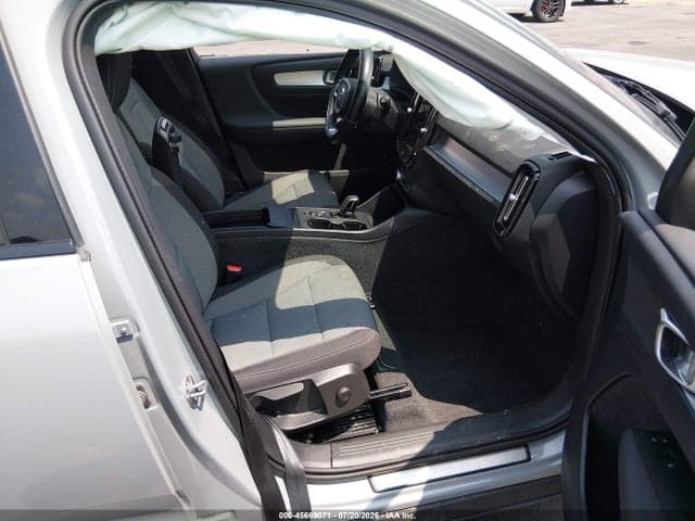 2024 VOLVO XC40 B5 CORE BRIGHT THEME/B5 CORE DARK THEME 5