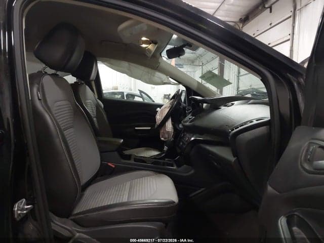 2017 FORD ESCAPE SE 5
